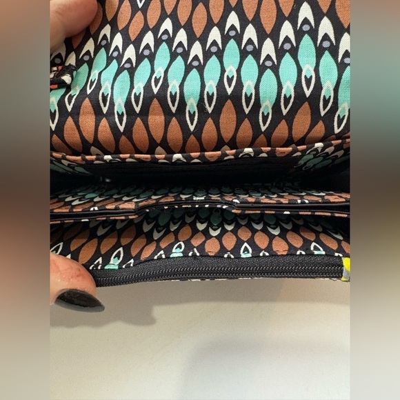 Vera Bradley NWOT Sierra Stream paisley print turn lock front wallet wristlet - Picture 5 of 9